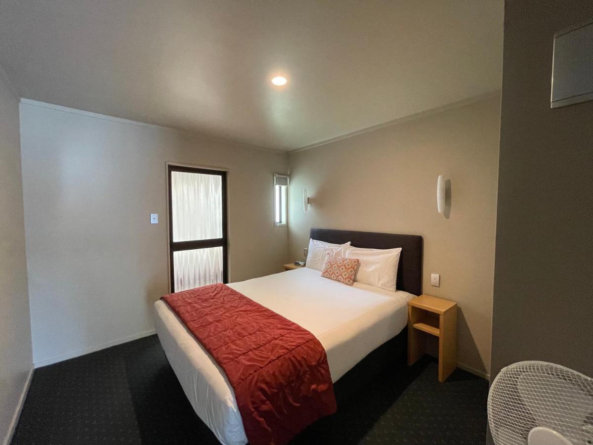 Bentleys Motor Inn Палмерстон-Норт Экстерьер фото