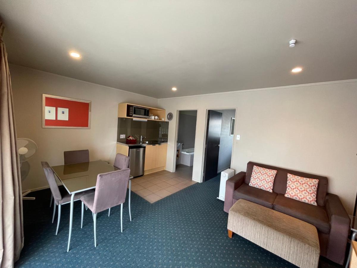 Bentleys Motor Inn Палмерстон-Норт Экстерьер фото