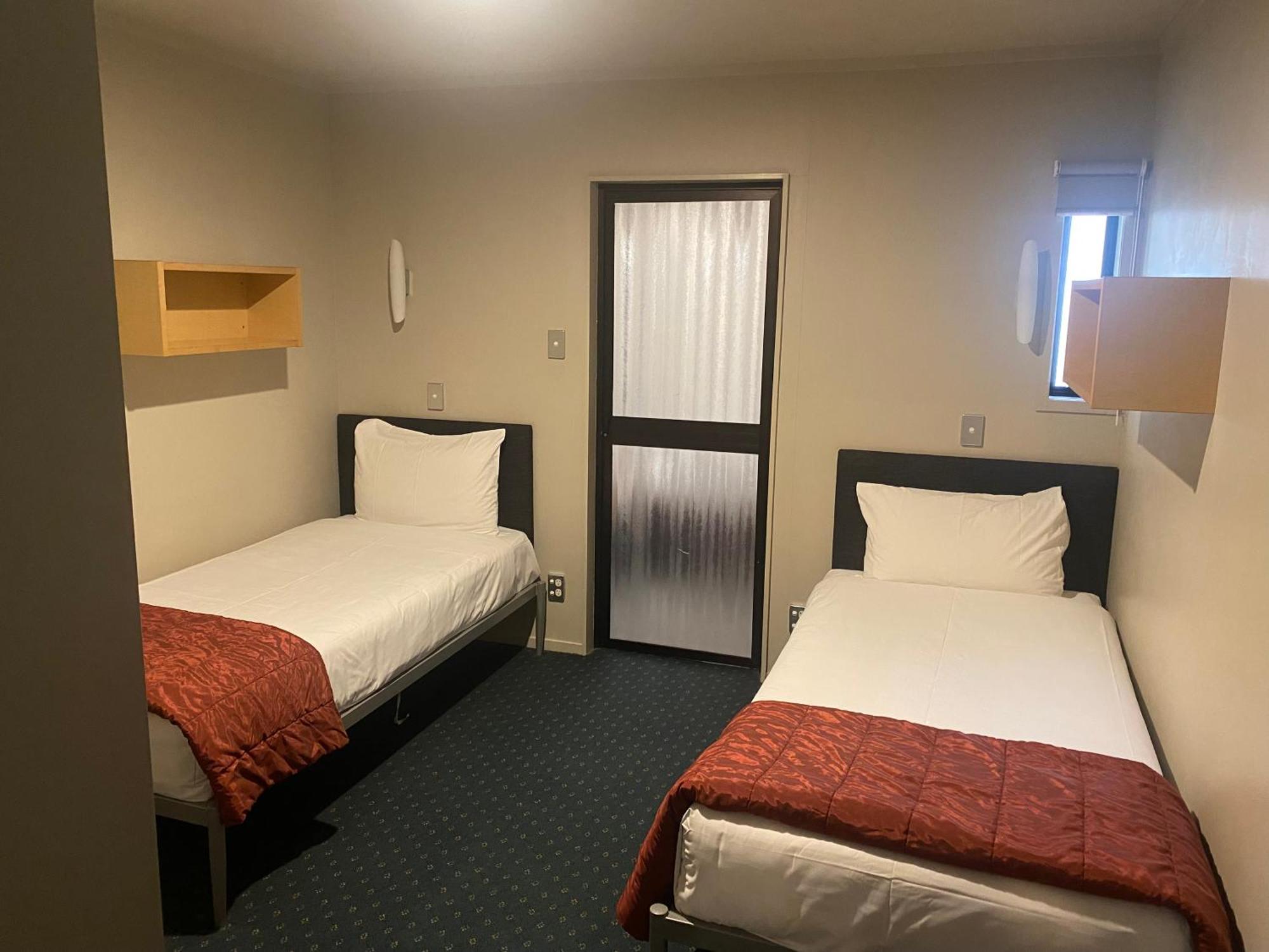 Bentleys Motor Inn Палмерстон-Норт Экстерьер фото