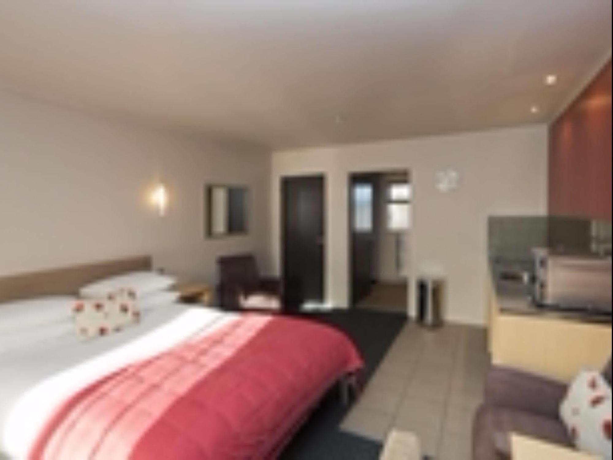 Bentleys Motor Inn Палмерстон-Норт Экстерьер фото